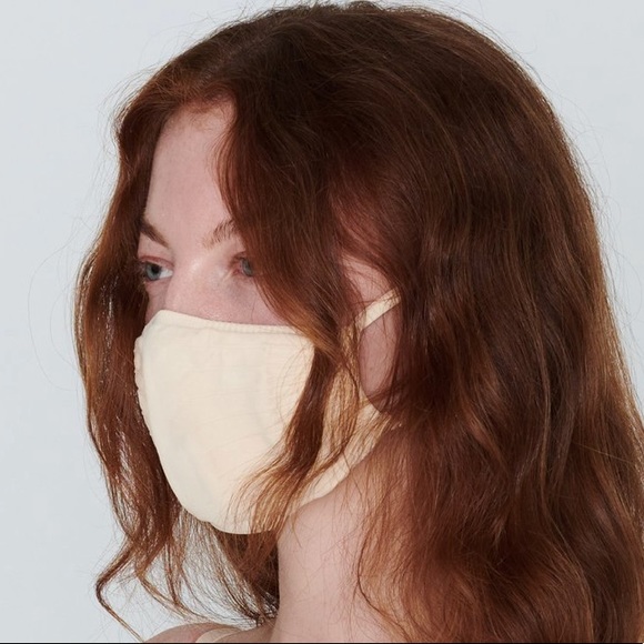 Skims face mask SAND only 5 more available - Picture 2 of 3